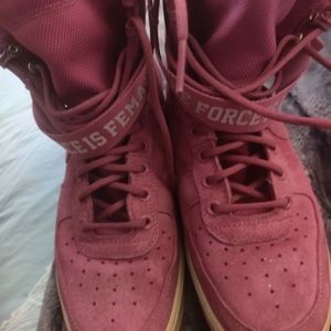 Nike Women's High-Top Sneakers in Burgundy Pink